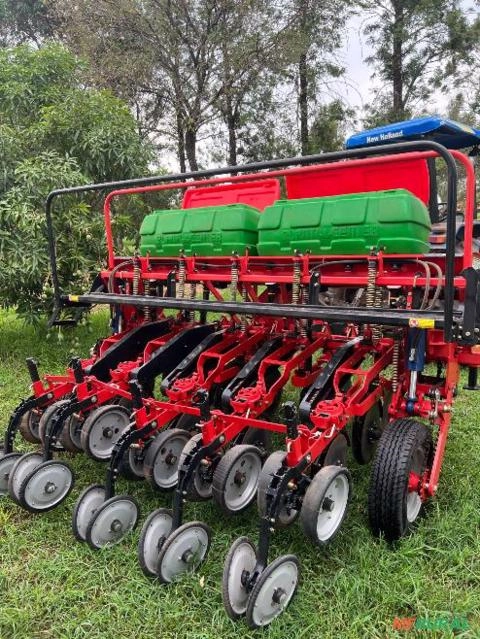 Plantadeira Planticenter 5 linhas de 0/50 Imagem Plantadeira Planticenter 5 linhas de 0/50