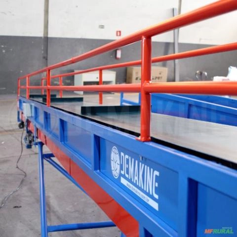 Imagem Esteira de Elevação com Guias Laterais Imagem Esteira de Elevação com Guias Laterais