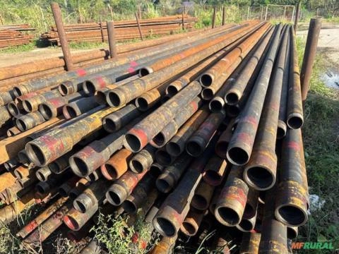 Imagem Tubos de aço carbono usados em bom estado para uso geral em construção e serralheria. Imagem Tubos de aço carbono usados em bom estado para uso geral em construção e serralheria.