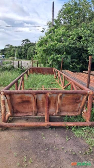 Caixa Metálica para Transporte de Tubos e/ou Similares Imagem Caixa Metálica para Transporte de Tubos e/ou Similares