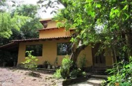 Chácara em Pirenópolis- 2 casas- 2 hectares- 4 km da cidade.