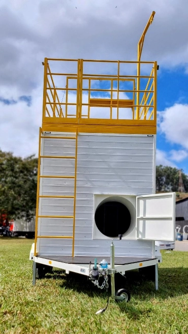 REBOQUE SIMULADOR DE TREINAMENTO NR 33 NR 35 Imagem REBOQUE SIMULADOR DE TREINAMENTO NR 33 NR 35