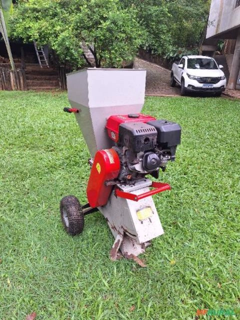 Triturador Forrageiro Kawashima TG 1400-S Imagem Triturador Forrageiro Kawashima TG 1400-S