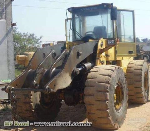 Volvo Pá Carregadeira L120D ano 2002- Eixo e freio revisado.Pneus 23.525 Imagem Volvo Pá Carregadeira L120D ano 2002- Eixo e freio revisado.Pneus 23.525