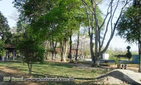 ALUGA - SE SITIO TATUÍ - QUADRA/SP COM PISCINA E CAMPO DE FUTEBOL