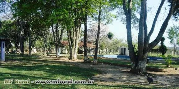 ALUGA - SE SITIO TATUÍ - QUADRA/SP COM PISCINA E CAMPO DE FUTEBOL