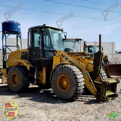 PÁ CARREGADEIRA NEW HOLLAND - W710B Imagem PÁ CARREGADEIRA NEW HOLLAND - W710B