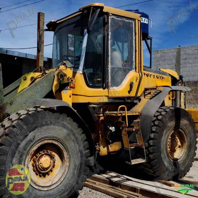 PÁ CARREGADEIRA VOLVO - L90F - Imagem PÁ CARREGADEIRA VOLVO - L90F -