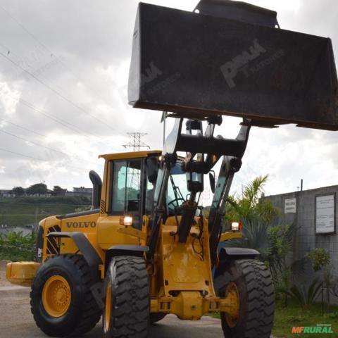 PÁ CARREGADEIRA VOLVO L70F 2014 Imagem PÁ CARREGADEIRA VOLVO L70F 2014