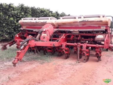 PLANTADEIRA SEMEATO PSL11 VACUM PANTOGRÁFICA Imagem PLANTADEIRA SEMEATO PSL11 VACUM PANTOGRÁFICA