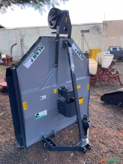 Roçadeira Nova Imagem Roçadeira Nova