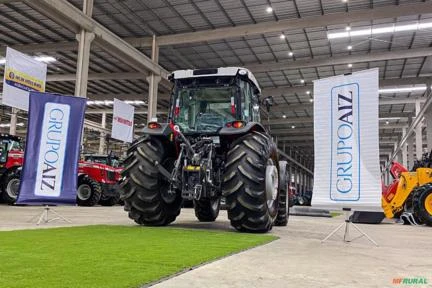 Trator Agrícola Massey Ferguson MF 6713 Cabinado