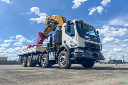 Caminhão Volvo VMX 360 8x4 23/23 Guindaste Canivete 80T e Manipulador 6T