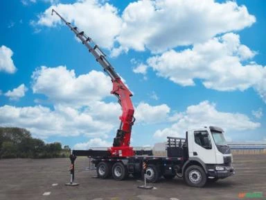 Caminhão Volvo VMX 360 8x4 Guindaste Canivete 80ton AIZC