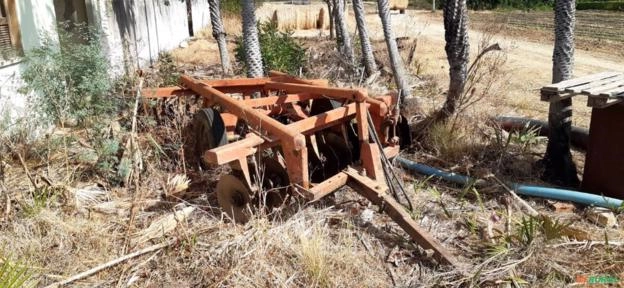 GRADE ARADORA TATU 24 DISCOS Imagem GRADE ARADORA TATU 24 DISCOS