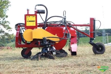 Máquina de arruação, varrição e esparramação - varredor Bertanha Imagem Máquina de arruação, varrição e esparramação - varredor Bertanha