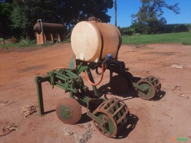 Imagem COBRIDOR DE CANA ASUS 300L DISCOS E ROLO Imagem COBRIDOR DE CANA ASUS 300L DISCOS E ROLO