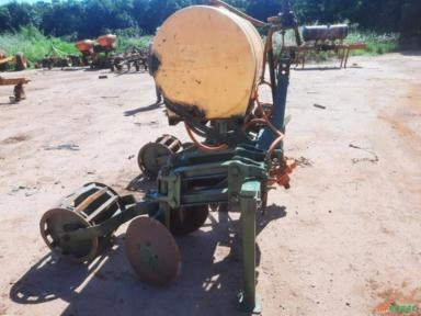 Imagem COBRIDOR DE CANA ASUS 300L DISCOS E ROLO Imagem COBRIDOR DE CANA ASUS 300L DISCOS E ROLO