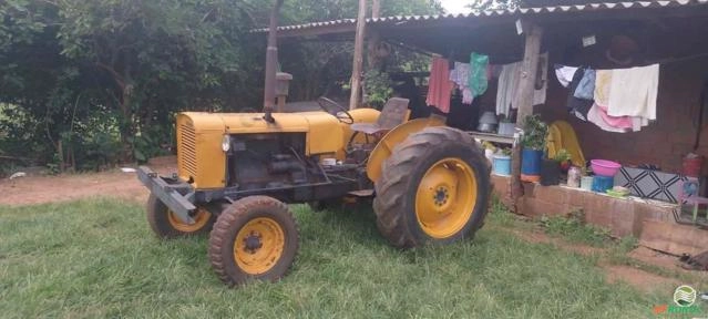 TRATOR VALMET 600 ID (4X2) 50 CV Imagem TRATOR VALMET 600 ID (4X2) 50 CV