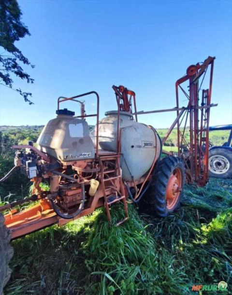 PULVERIZADOR JACTO ADVANCE AM 18 2.000 LITROS 18 METROS DE BARRAS COMANDO ELÉTRICO Imagem PULVERIZADOR JACTO ADVANCE AM 18 2.000 LITROS 18 METROS DE BARRAS COMANDO ELÉTRICO