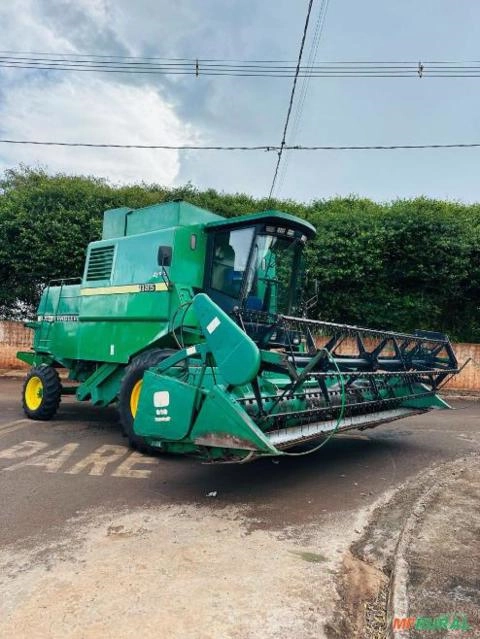 COLHEITADEIRA JOHN DEERE 1185 HYDRO ANO 2000 PLATAFORMA SOJA 19 PÉS (PLAT. MILHO OPCIONAL) Imagem COLHEITADEIRA JOHN DEERE 1185 HYDRO ANO 2000 PLATAFORMA SOJA 19 PÉS (PLAT. MILHO OPCIONAL)