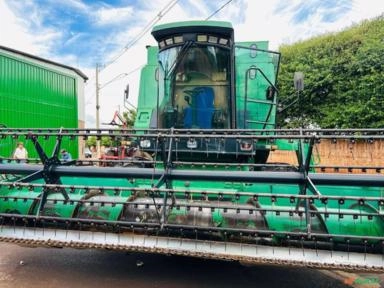 Imagem COLHEITADEIRA JOHN DEERE 1185 HYDRO ANO 2000 PLATAFORMA SOJA 19 PÉS (PLAT. MILHO OPCIONAL) Imagem COLHEITADEIRA JOHN DEERE 1185 HYDRO ANO 2000 PLATAFORMA SOJA 19 PÉS (PLAT. MILHO OPCIONAL)