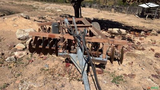 GRADE NIVELADORA GRIFORT 28 DISCOS CONTROLE REMOTO Imagem GRADE NIVELADORA GRIFORT 28 DISCOS CONTROLE REMOTO