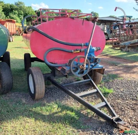 CARRETA TANQUE 4.000 L ACOPLADO COM BOMBA D Imagem CARRETA TANQUE 4.000 L ACOPLADO COM BOMBA D