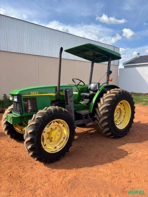 Trator John Deere 5603 4x4 ACOPLADO COM CONJUNTO FRONTAL STARA PAD 500 Imagem Trator John Deere 5603 4x4 ACOPLADO COM CONJUNTO FRONTAL STARA PAD 500