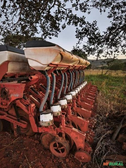 PLANTADEIRA KUHN 1300 ANO 2016 12 LINHAS DE 50 CM (KIT TITANIUM, FERTISYSTEM E SENSOR DE SEMENTES). Imagem PLANTADEIRA KUHN 1300 ANO 2016 12 LINHAS DE 50 CM (KIT TITANIUM, FERTISYSTEM E SENSOR DE SEMENTES).