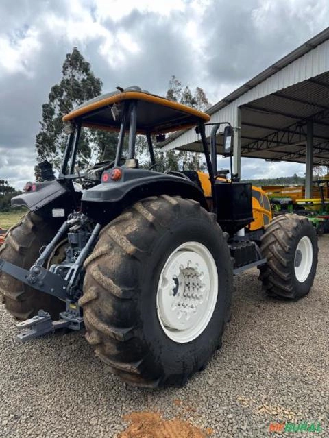 Imagem Trator Valtra BH 180 ano 2016 Imagem Trator Valtra BH 180 ano 2016